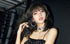 Tiếp tục Lisa lộ cảnh nóng với bạn trai
